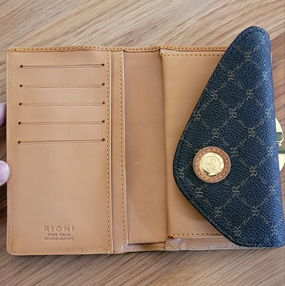 Rioni Elegant Black and Gold Clutch